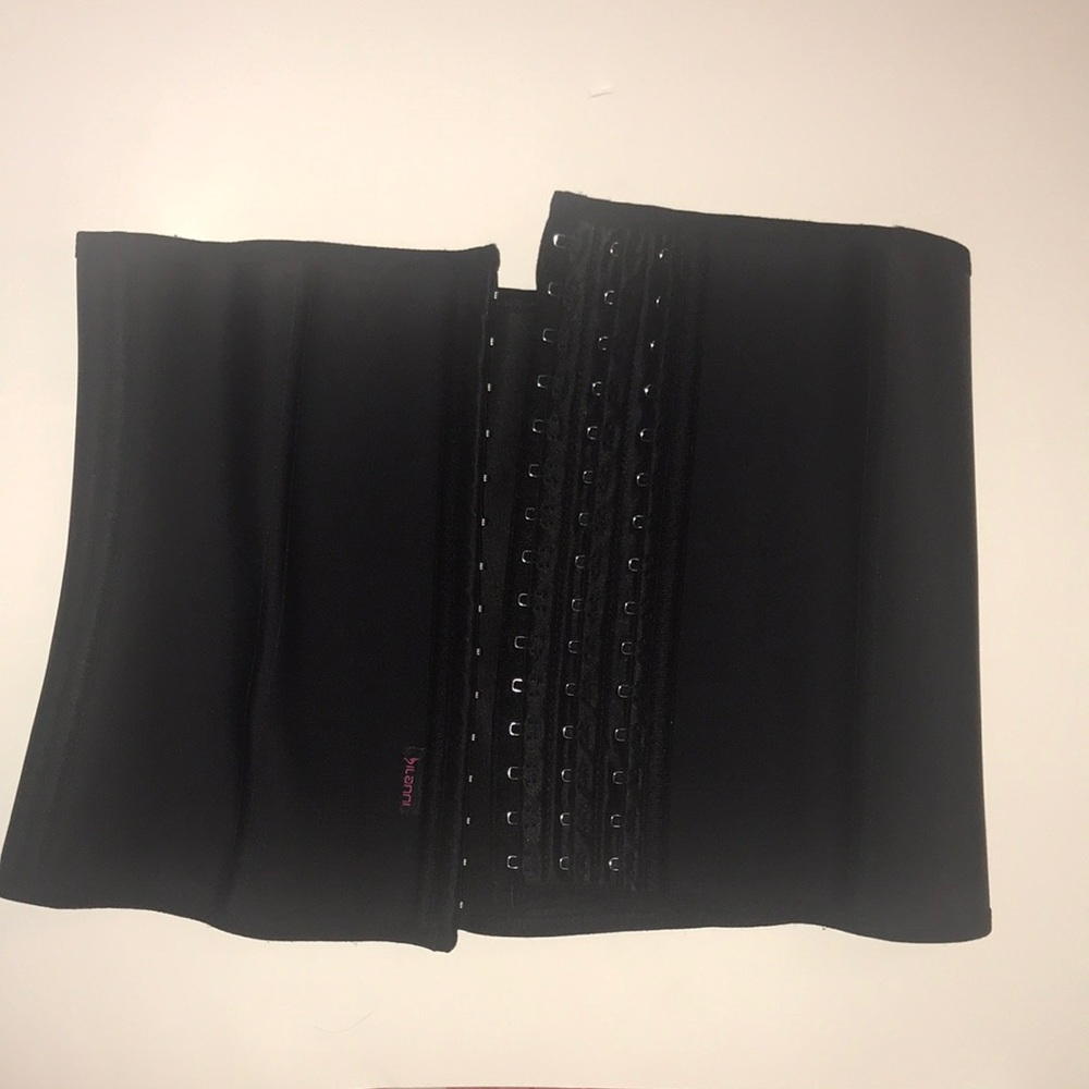 Waist trainer